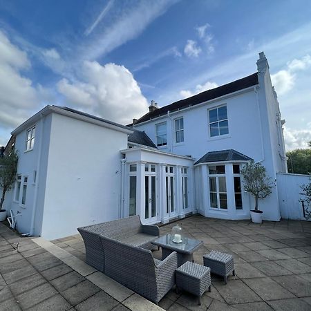 Willow House, Georgian Property In Shepperton Esterno foto
