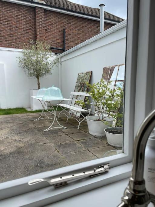 Willow House, Georgian Property In Shepperton Esterno foto