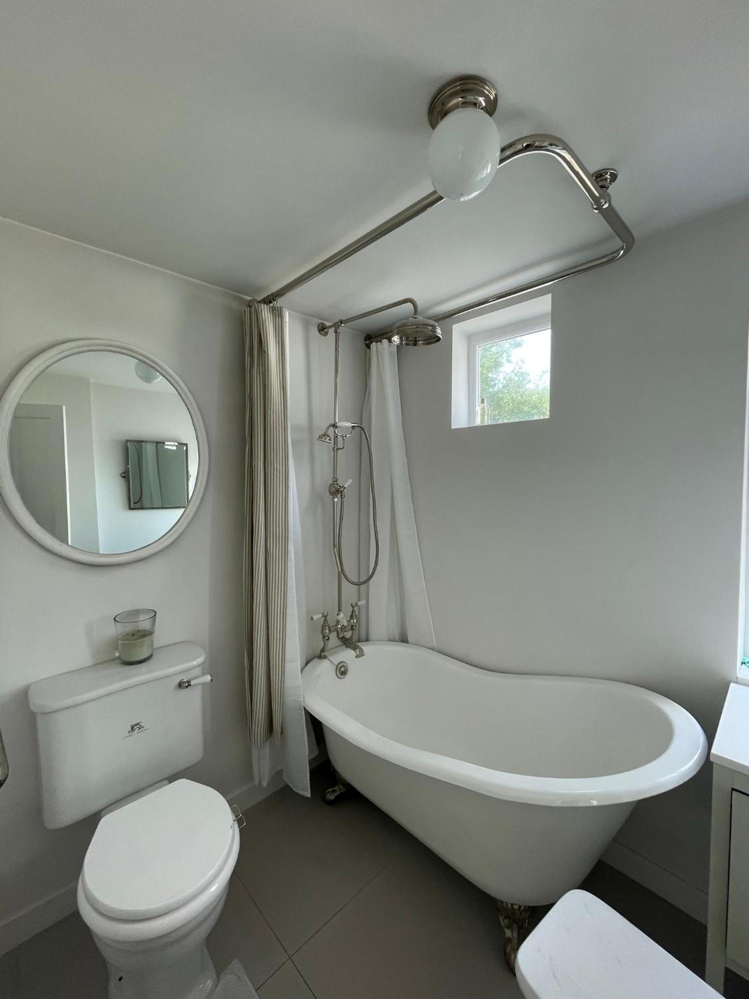 Willow House, Georgian Property In Shepperton Esterno foto