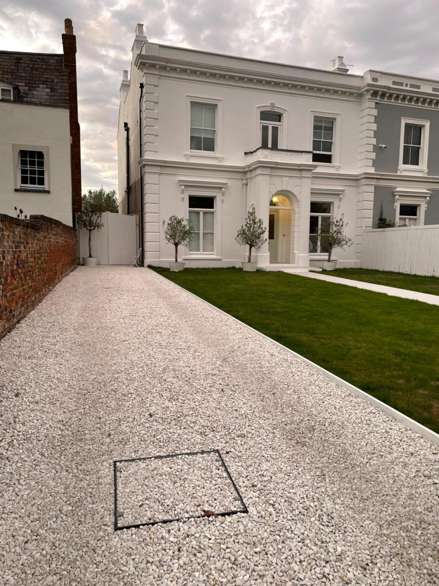 Willow House, Georgian Property In Shepperton Esterno foto