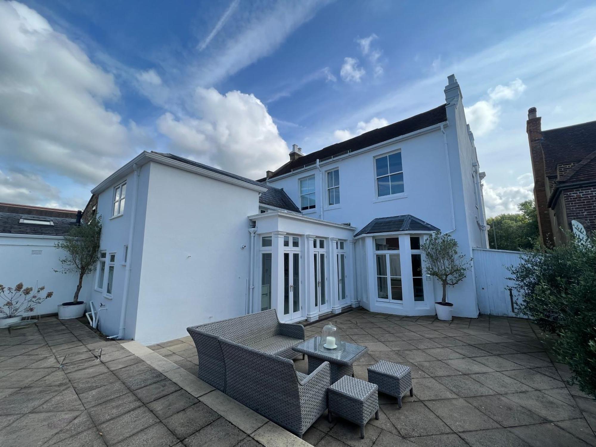 Willow House, Georgian Property In Shepperton Esterno foto